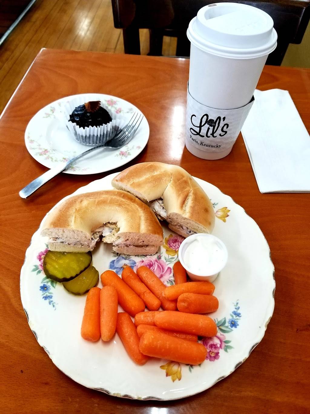 Lils Coffee House | cafe | 627 Main St, Paris, KY 40361, USA | 8599871515 OR +1 859-987-1515