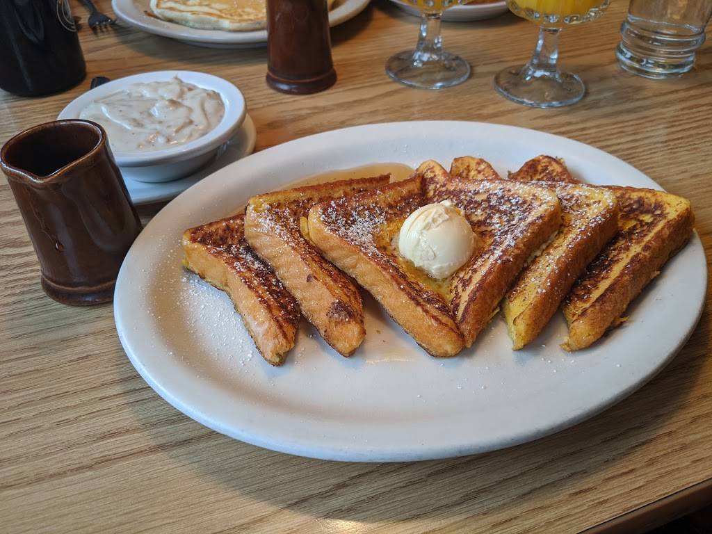 Varsity Inn Restaurant | restaurant | 1801 N 34th St, Seattle, WA 98103, USA | 2065472161 OR +1 206-547-2161