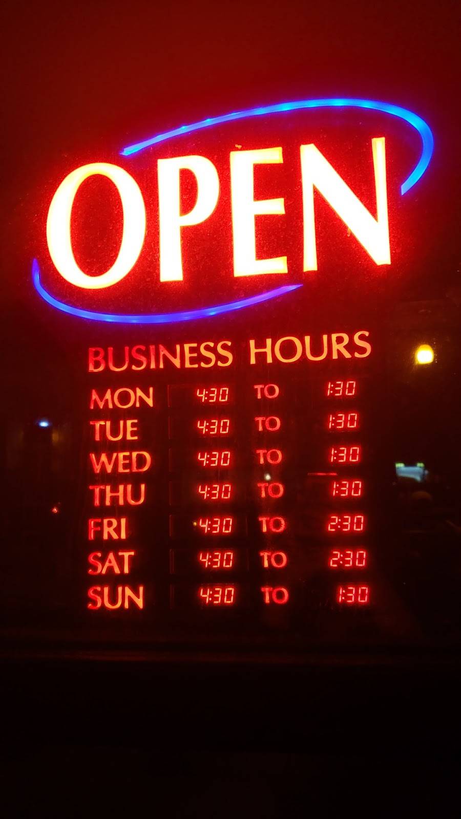 Shi Chai Hookah Lounge | restaurant | 832 E Center St, Milwaukee, WI 53212, USA | 4147554455 OR +1 414-755-4455