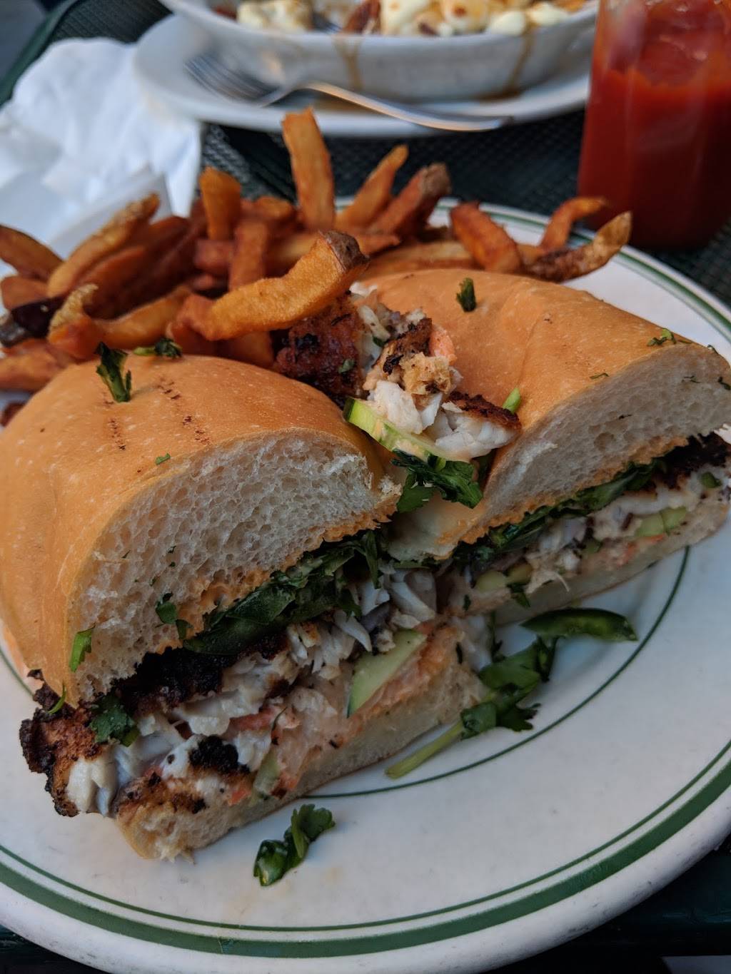 Dive Bar | restaurant | 732 Amsterdam Ave, New York, NY 10025, USA | 2127494358 OR +1 212-749-4358