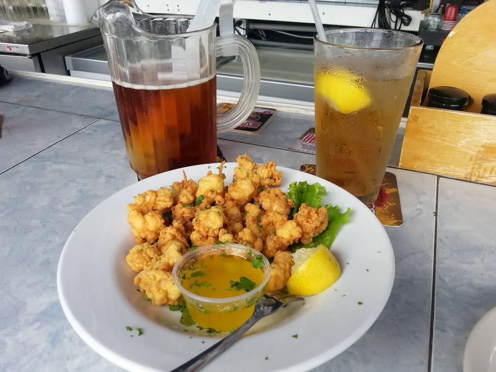 Harbor Cove Bar & Grill | restaurant | 1930 Harbortown Dr, Fort Pierce, FL 34946, USA | 7724295303 OR +1 772-429-5303