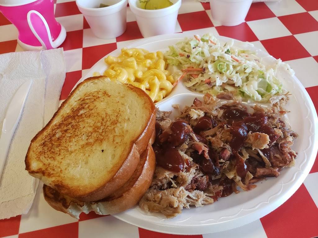 Hog Wild Pit Bar-B-Q | restaurant | 630 E 47th St S, Wichita, KS 67216, USA | 3165227636 OR +1 316-522-7636