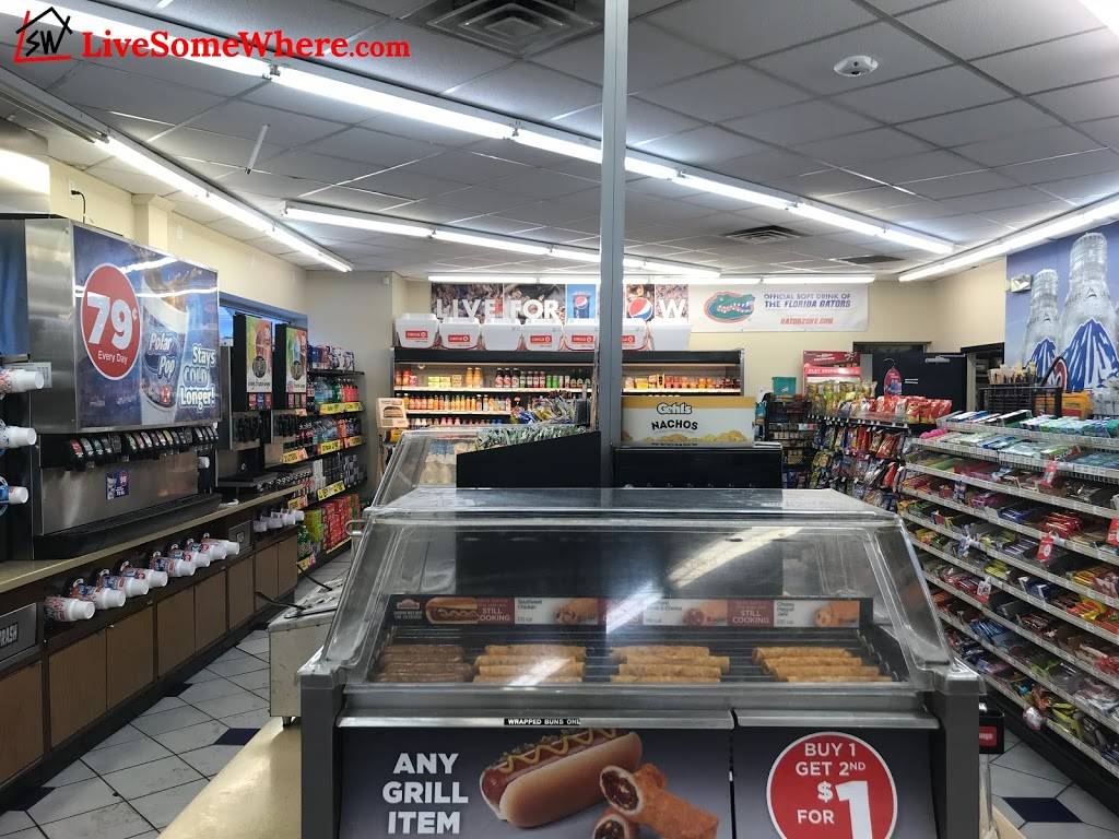 Circle K | meal takeaway | 1255 W University Ave, Gainesville, FL 32601, USA | 3523771390 OR +1 352-377-1390