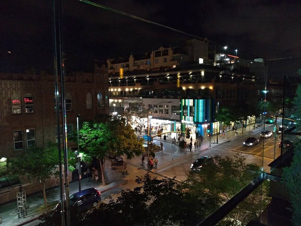 The Cheesecake Factory | restaurant | 395 Santa Monica Pl, Santa Monica, CA 90401, USA | 3102601296 OR +1 310-260-1296