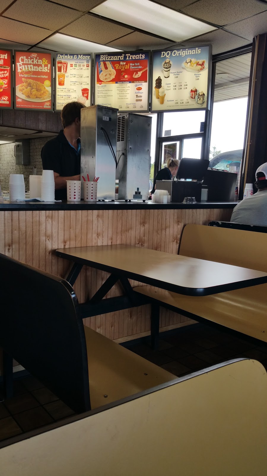 Dairy Queen Store | restaurant | US-83, Aspermont, TX 79502, USA | 9409893435 OR +1 940-989-3435