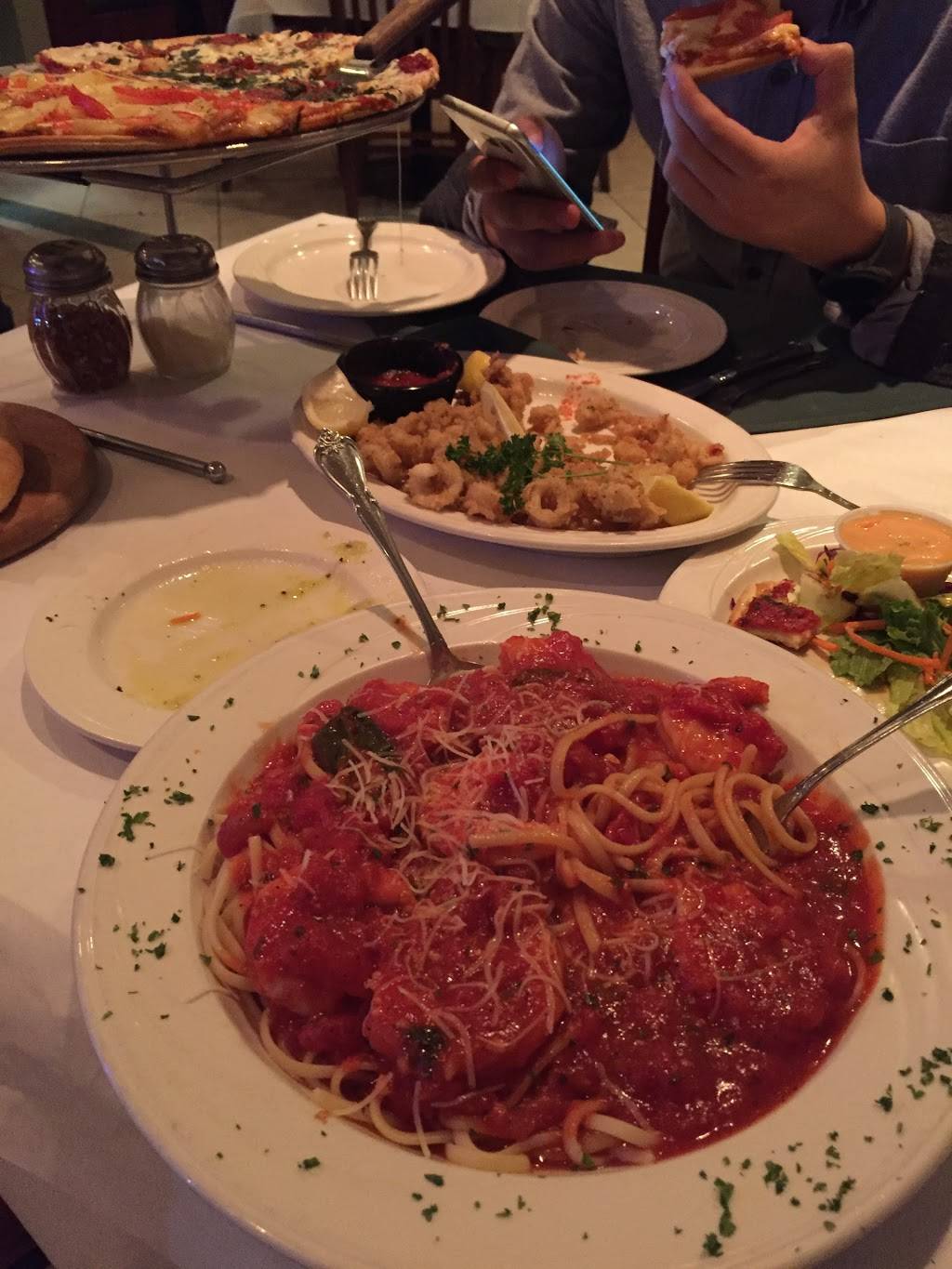 Dominicks Pizzeria | restaurant | 735 S 8th St, Dundee Township, IL 60118, USA | 8475511310 OR +1 847-551-1310