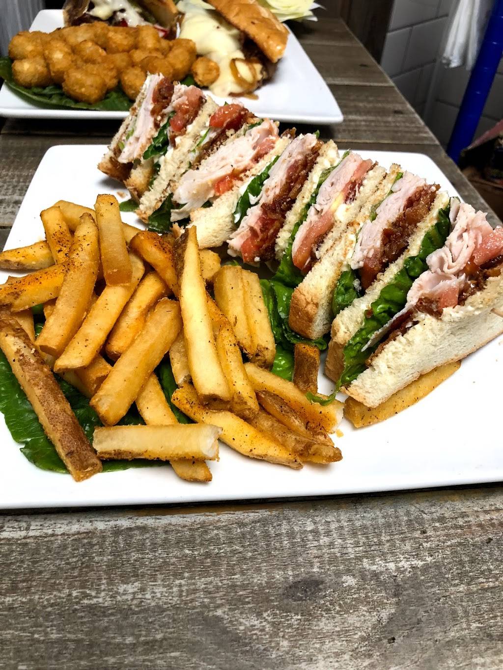 The Doghouse Grille | restaurant | 5430 Military Trail, Jupiter, FL 33458, USA | 5616199680 OR +1 561-619-9680