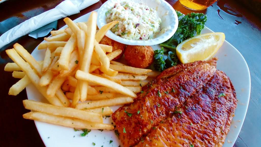 Pecks Old Port Cove | restaurant | 139 N Ozello Trail, Crystal River, FL 34429, USA | 3527952806 OR +1 352-795-2806