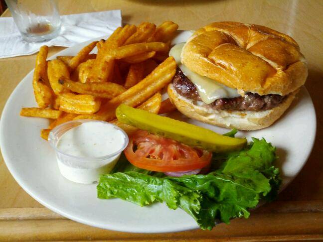 Gilded Otter | restaurant | 3 Main St, New Paltz, NY 12561, USA | 8452561700 OR +1 845-256-1700