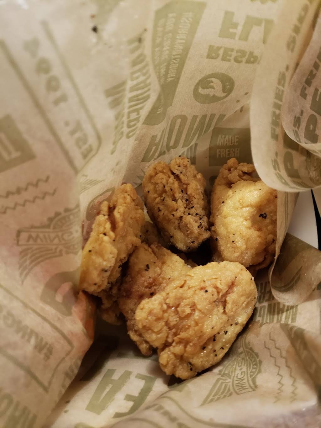 Wingstop | restaurant | 109 Volvo Pkwy, Chesapeake, VA 23320, USA | 7575489464 OR +1 757-548-9464
