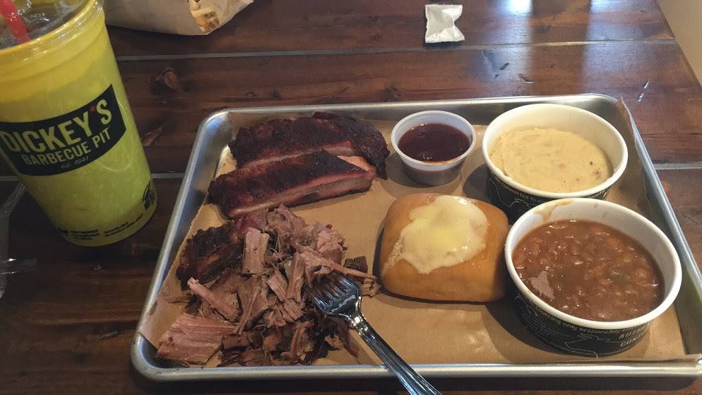 Dickeys Barbecue Pit | restaurant | 12699 Main St, Hesperia, CA 92345, USA | 7609473775 OR +1 760-947-3775
