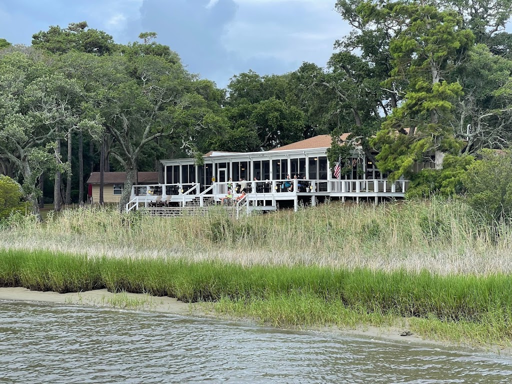 Riverview Restaurant | restaurant | Fort Fisher, 121 Riverfront Rd, Kure Beach, NC 28449, USA | 9108000617 OR +1 910-800-0617