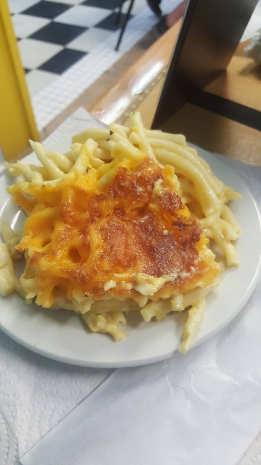 Lesters Seafood | restaurant | 5192, 38270-38360 Pine St, Pearl River, LA 70452, USA | 9852509944 OR +1 985-250-9944