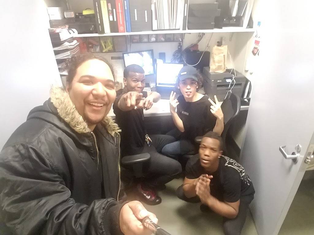 Chipotle Mexican Grill | restaurant | 200 South 6th St Ste 100, Minneapolis, MN 55402, USA | 6122520050 OR +1 612-252-0050