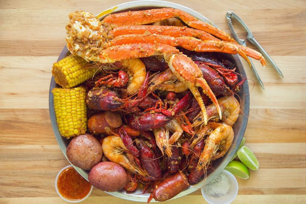 Storming Crab™-Seafood Restaurant | restaurant | 1360 Veterans Pkwy, Clarksville, IN 47129, USA | 8125903773 OR +1 812-590-3773