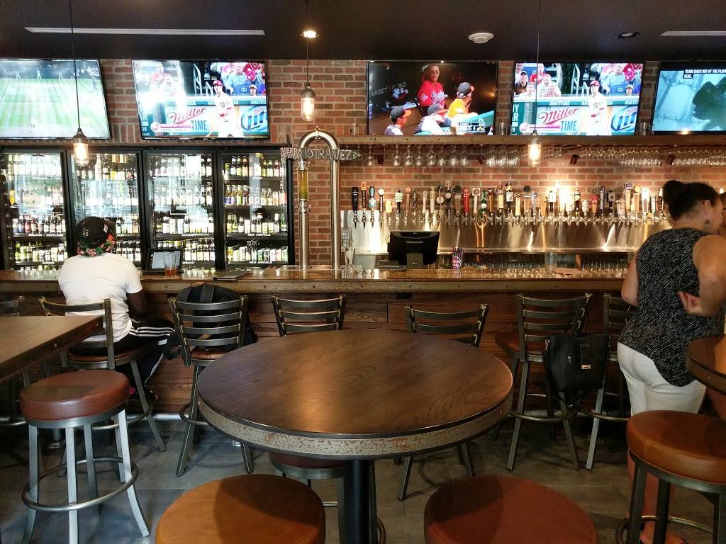 World of Beer | restaurant | 7200 Wisconsin Ave, Bethesda, MD 20814, USA | 2403899317 OR +1 240-389-9317