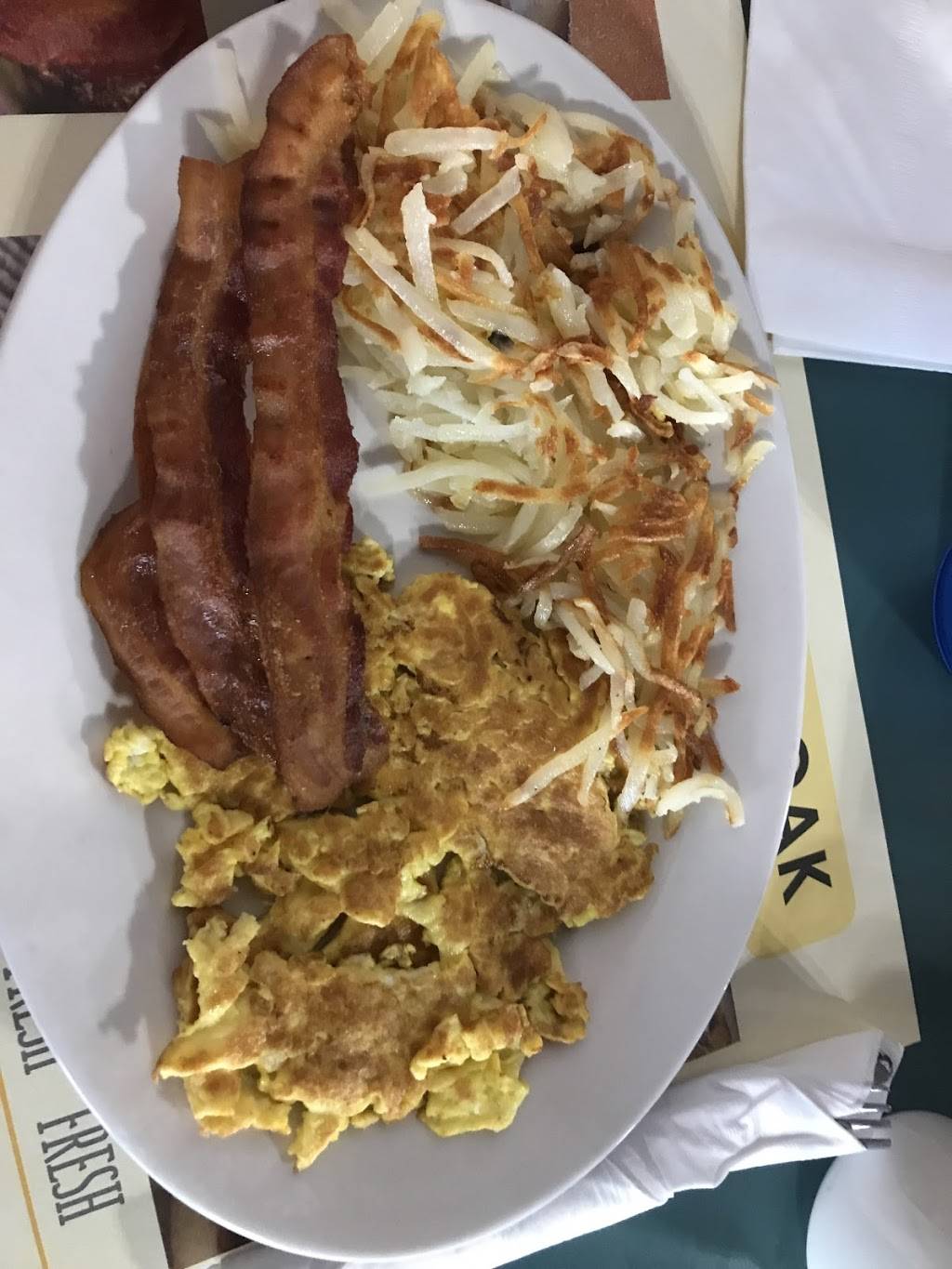 Golden Oak Pancake House | restaurant | 4519 N Illinois St, Swansea, IL 62226, USA | 6184164633 OR +1 618-416-4633