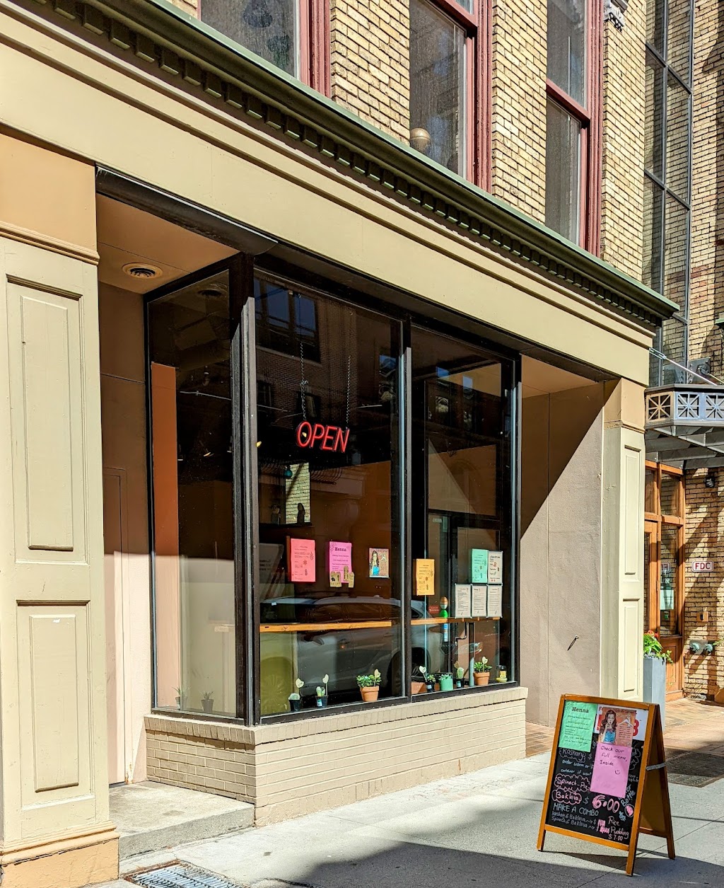 A Taste of Cairo | restaurant | 125 Ottawa Ave NW suite 120, Grand Rapids, MI 49503, USA | 9892943083 OR +1 989-294-3083