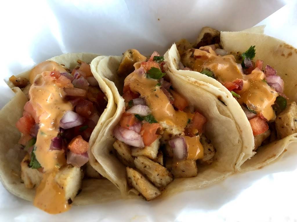 Buffalo Wild Wings | restaurant | 1018 Willow Rd, Northbrook, IL 60062, USA | 8475620333 OR +1 847-562-0333