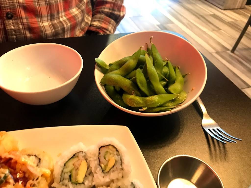 Rock N Roll Sushi | restaurant | 3002 Hardy St #110, Hattiesburg, MS 39401, USA | 7693907957 OR +1 769-390-7957