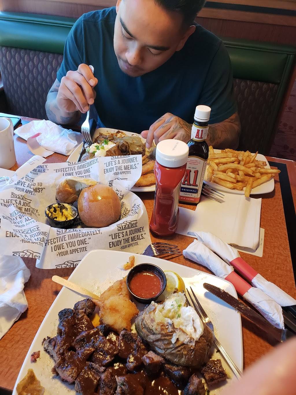 Sizzler | restaurant | 400 S Vermont Ave, Los Angeles, CA 90005, USA | 2133871647 OR +1 213-387-1647