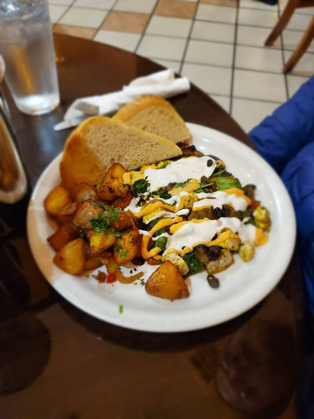 The Twins Restaurant | restaurant | 572 E Cotati Ave, Cotati, CA 94931, USA | 7072423075 OR +1 707-242-3075