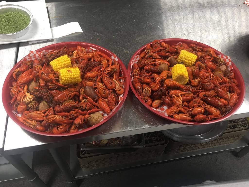 LaRouxs Creole Cafe and Daiquiri Bar | restaurant | 2001 SE Green Oaks Blvd, Arlington, TX 76018, USA | 6824100009 OR +1 682-410-0009