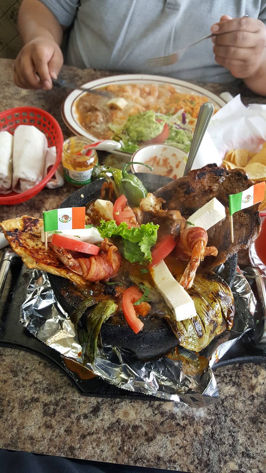 El Pescador Restaurant | restaurant | 12246 La Mirada Blvd, La Mirada, CA 90638, USA | 5629479260 OR +1 562-947-9260