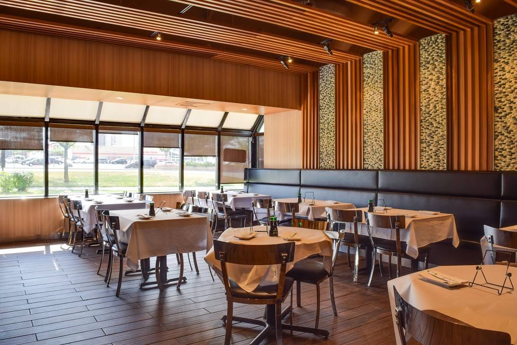 Tokyo Maki Sushi | restaurant | 2 Bartley Bull Pkwy, Brampton, ON L6W 3T7, Canada | 9054563988 OR +1 905-456-3988
