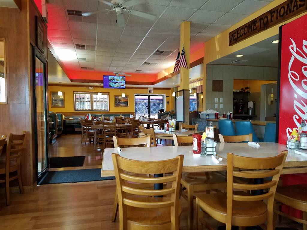 Fionas Family Restaurant | restaurant | 595 E Edwardsville Rd, Wood River, IL 62095, USA | 6182592410 OR +1 618-259-2410