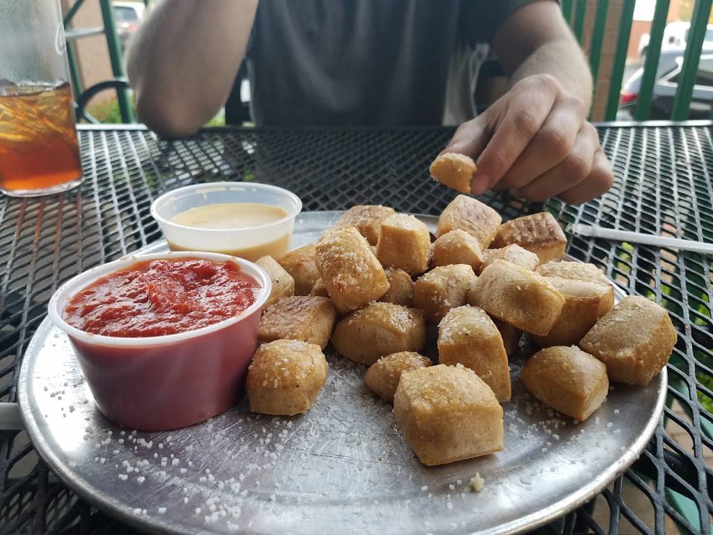 Mellow Mushroom | meal takeaway | 2000 Powers Ferry Rd g3, Marietta, GA 30067, USA | 7709338584 OR +1 770-933-8584