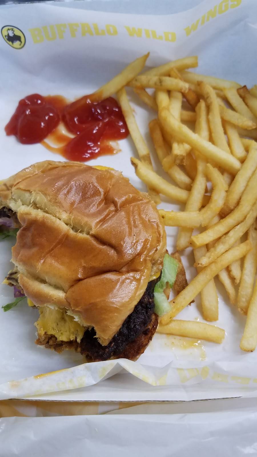 Buffalo Wild Wings | restaurant | 1553 Baytree Rd, Valdosta, GA 31602, USA | 2292417246 OR +1 229-241-7246
