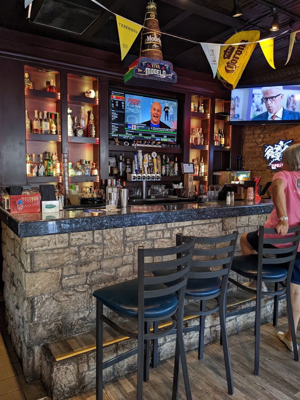 Rudys Tenampa Taqueria | restaurant | 1611 Westport Rd, Kansas City, MO 64111, USA | 8169319700 OR +1 816-931-9700