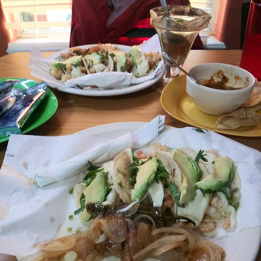 El Amigo Seafood Cockteleria | restaurant | 1644 International Blvd, Brownsville, TX 78520, USA | 9565899280 OR +1 956-589-9280