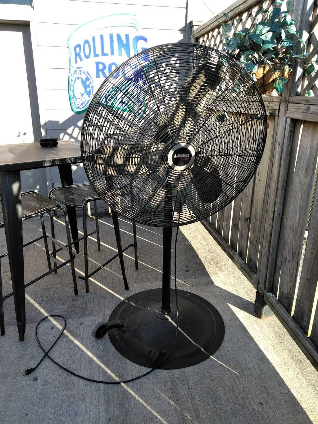 Blutos Sports Bar & Grill | restaurant | 33 E Seminary St, Norwalk, OH 44857, USA | 4196688862 OR +1 419-668-8862