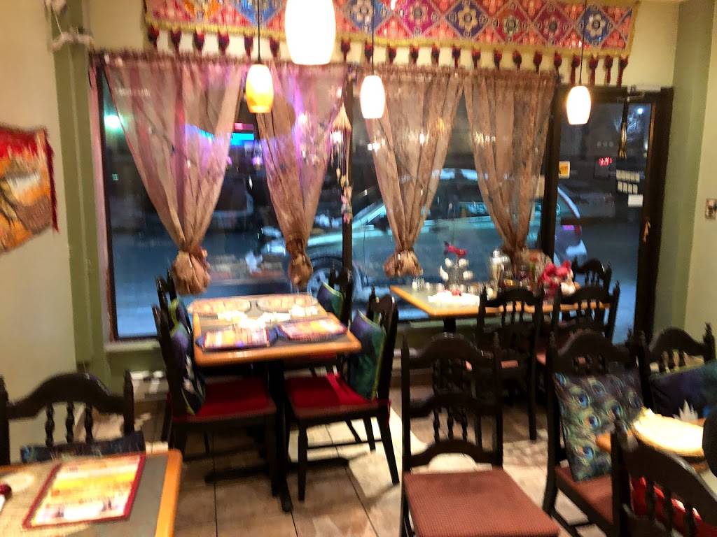 Bombay Garden Indian Cuisine | restaurant | 2401 Bank St, Ottawa, ON K1V 8R9, Canada | 6137313003 OR +1 613-731-3003