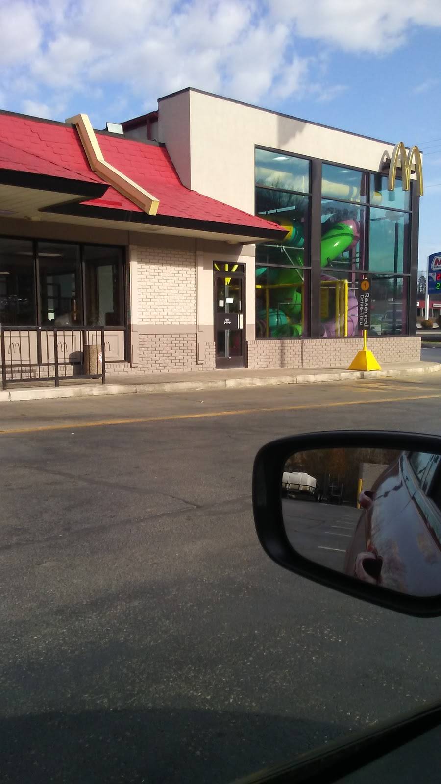 McDonalds | cafe | 931 KY-15 N, Jackson, KY 41339, USA | 6066665788 OR +1 606-666-5788