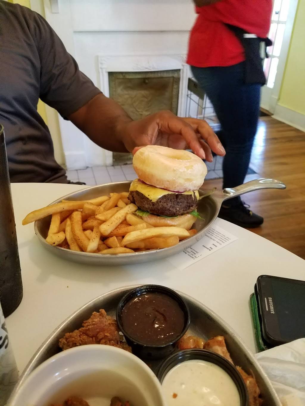 Chef Tams Underground Cafe | restaurant | 2299 Young Ave, Memphis, TN 38104, USA | 9012076182 OR +1 901-207-6182