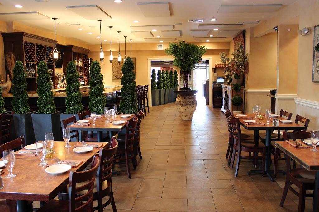 Fiorellas Cucina | restaurant | 187 North St, Newton, MA 02460, USA | 6179699990 OR +1 617-969-9990