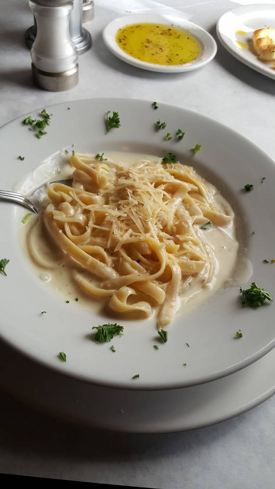 Mauricios Italian Restaurant | restaurant | 232 N Peachtree Ave, Cookeville, TN 38501, USA | 9315282456 OR +1 931-528-2456