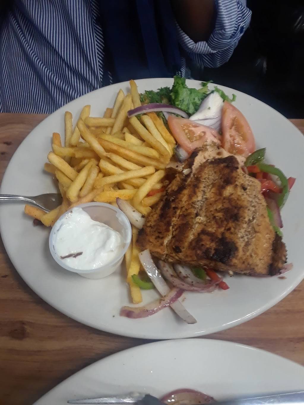 Salaama Restaurant | restaurant | 2440 S Collins St # 138, Arlington, TX 76014, USA | 2149241174 OR +1 214-924-1174