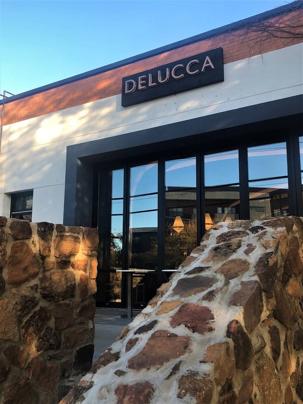 Delucca Gaucho Pizza and Wine | restaurant | 1628 Oak Lawn Ave Ste 100, Dallas, TX 75207, USA | 2147749903 OR +1 214-774-9903