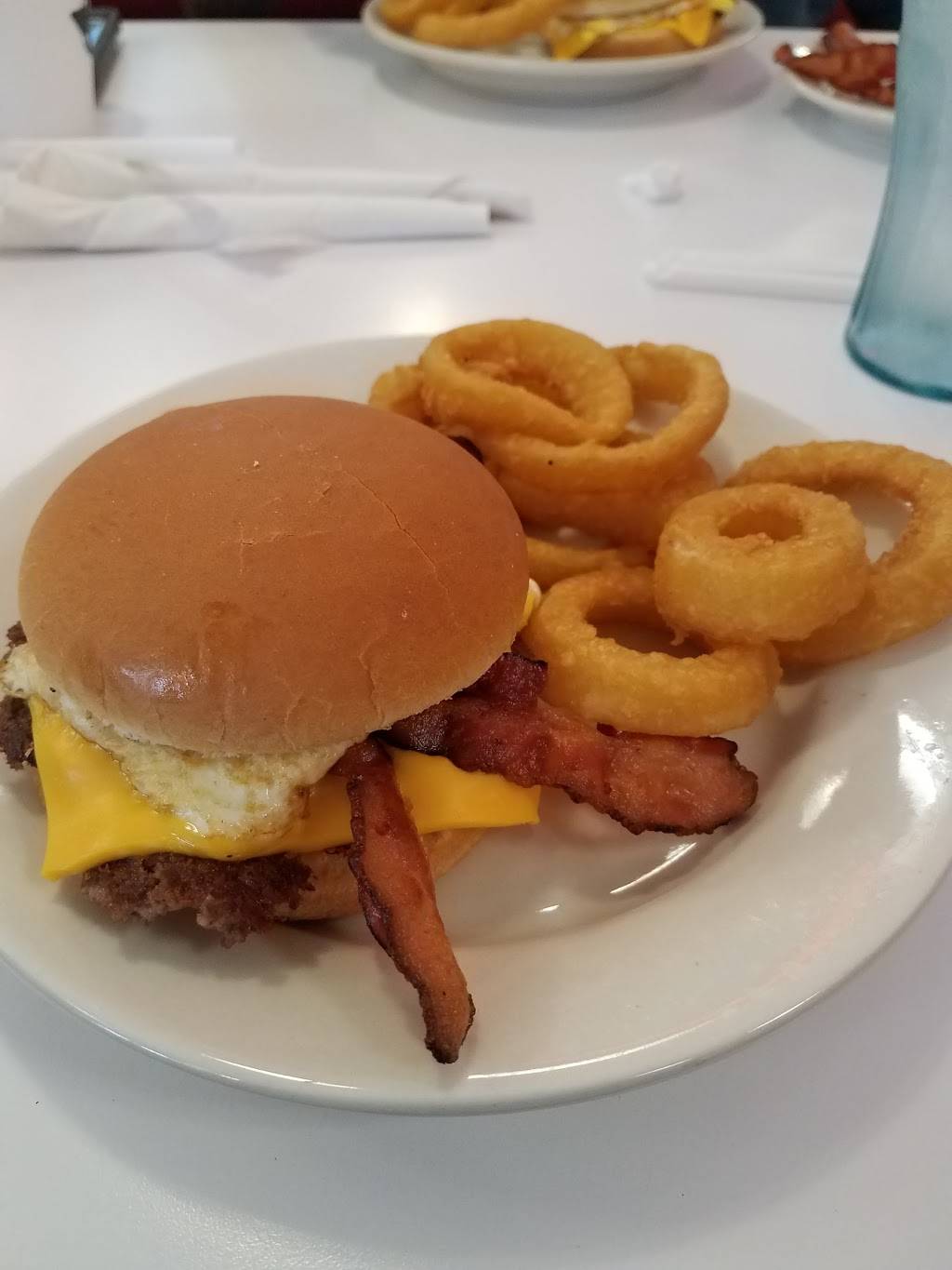 Steak n Shake | restaurant | 5415 Grape Rd, Mishawaka, IN 46545, USA | 5742732933 OR +1 574-273-2933