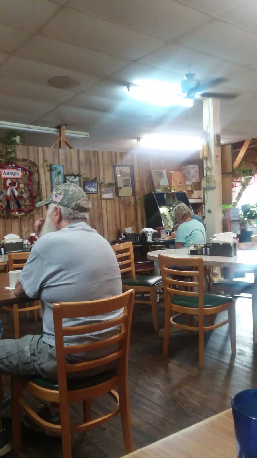 Dis Diner | restaurant | 1321 TN-113, Bulls Gap, TN 37711, USA | 4232357631 OR +1 423-235-7631
