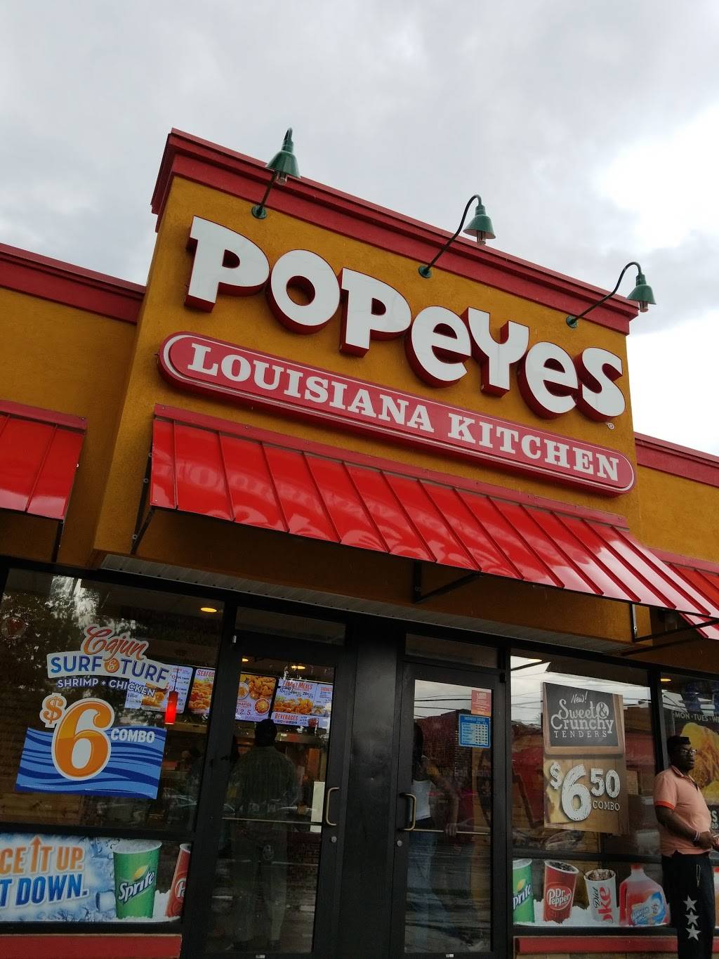 Popeyes Louisiana Kitchen | restaurant | 601 Malcolm X Ave SE, Washington, DC 20032, USA | 2024506488 OR +1 202-450-6488