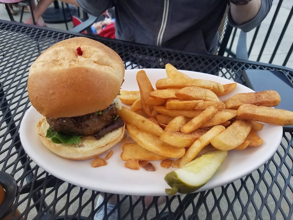 Gordos Pub & Grill | restaurant | 4328 Montgomery Rd # 1, Norwood, OH 45212, USA | 5133511999 OR +1 513-351-1999