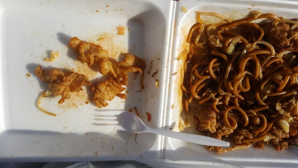 Golden Garden Wok in Los Angeles | restaurant | 21028 Victory Blvd, Woodland Hills, CA 91367, USA | 8188841369 OR +1 818-884-1369