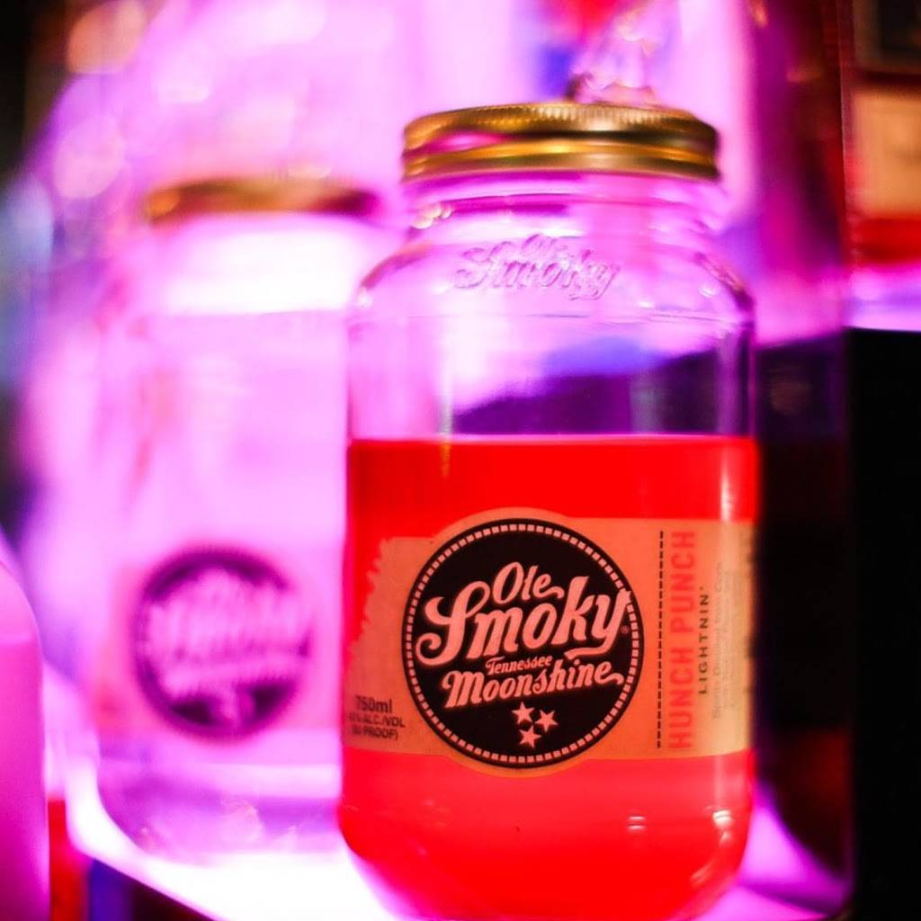 Shawns Crazy Saloon | restaurant | 350 Belleville Turnpike, Kearny, NJ 07032, USA | 2017446709 OR +1 201-744-6709