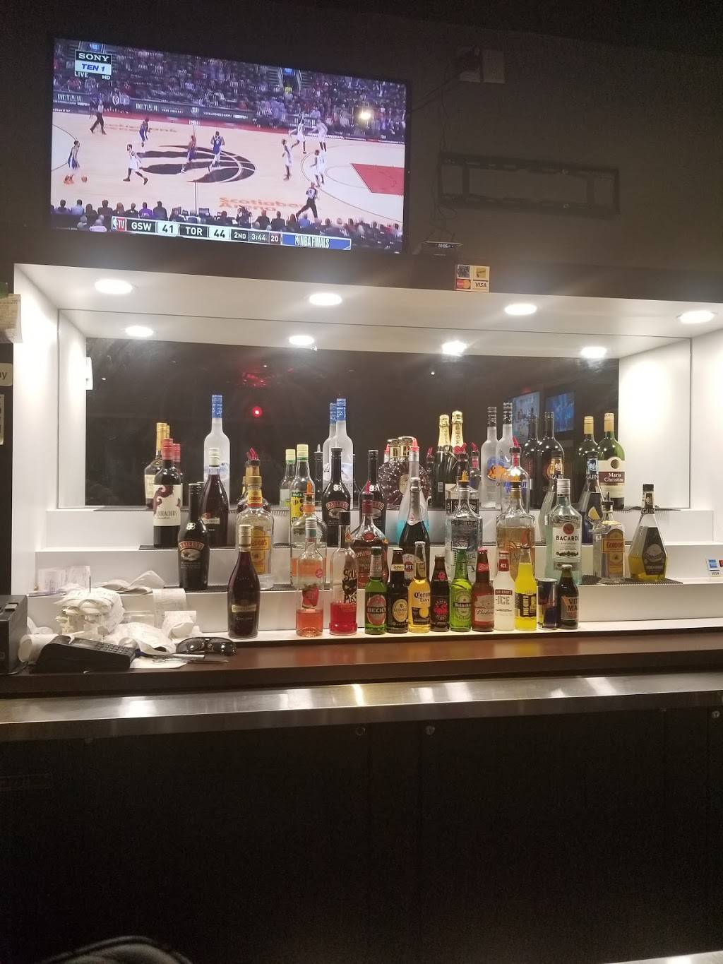 24Seven Lounge & Restaurant | restaurant | 106 Humber College Blvd, Etobicoke, ON M9V 4E4, Canada | 6473519247 OR +1 647-351-9247