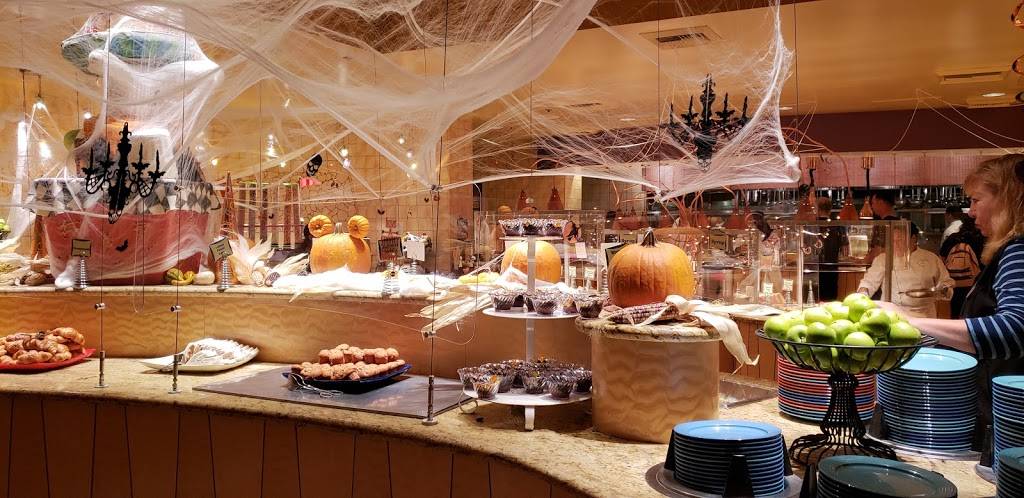 Goofys Kitchen | restaurant | Disneyland Hotel, Anaheim, CA 92802, USA | 7147813463 OR +1 714-781-3463